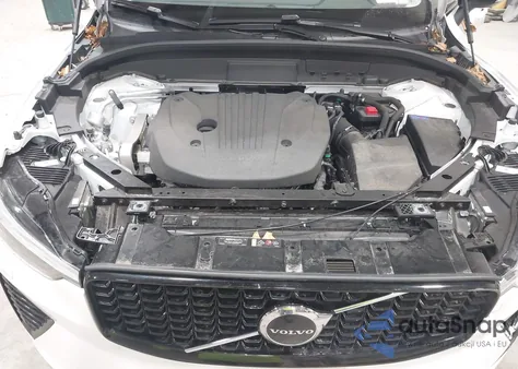 2024 Volvo Xc60 B5 Core Dark Theme z USA, uszkodzony, nr VIN YV4L12RK5R1783587